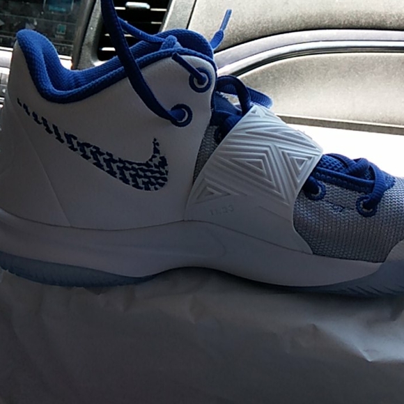 Kyrie flytrap ||| - Picture 2 of 4